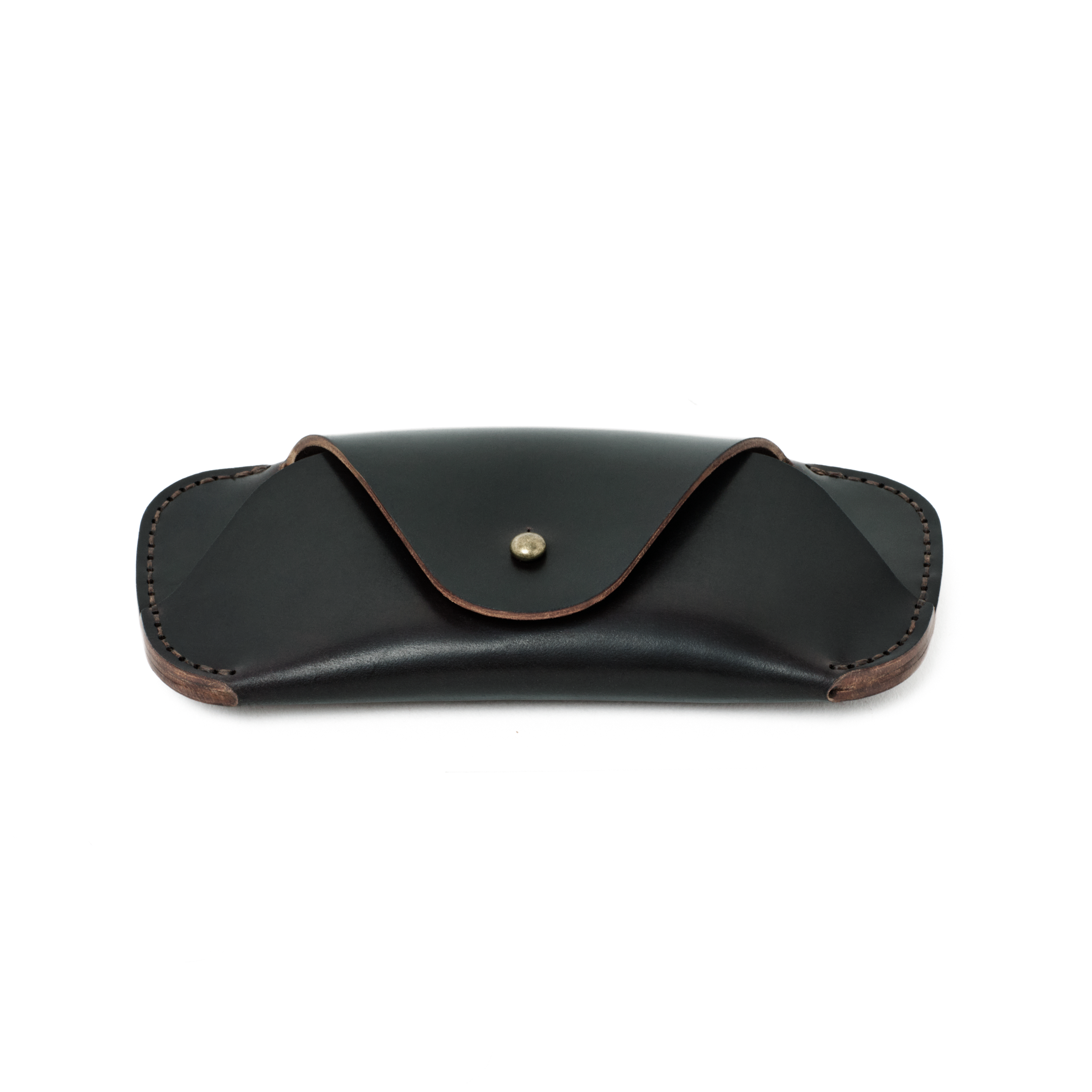 Side profile of the MAKR Cordovan Eyewear Sleeve V3 HS in Black Horween Shell Cordovan.